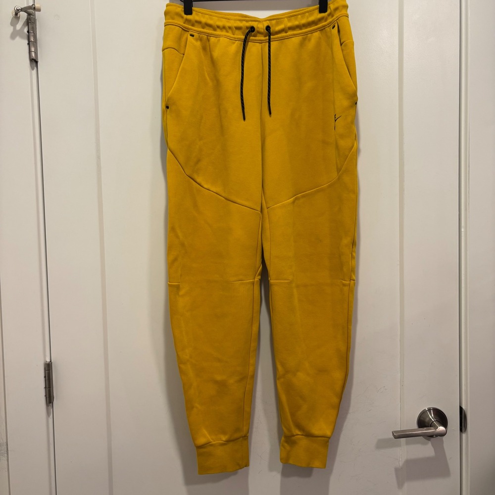 Nike Mens Tech Fleece Joggers Mustard Yellow Slim Fit Sweatpants Medium 5860
